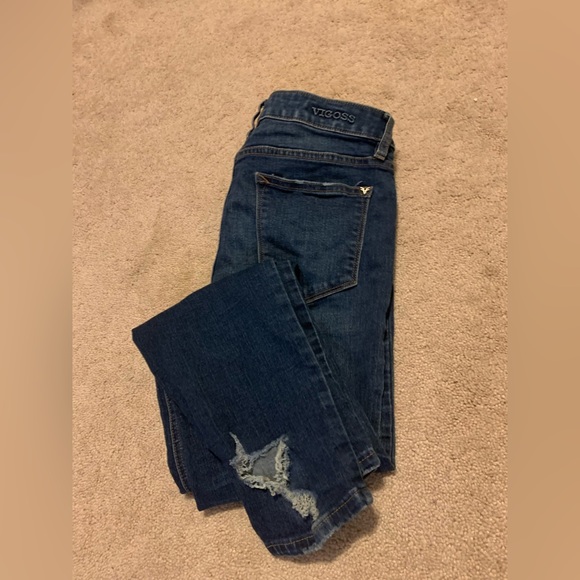 W30 x L27 women distressed jeans. Great condition. - Picture 5 of 6